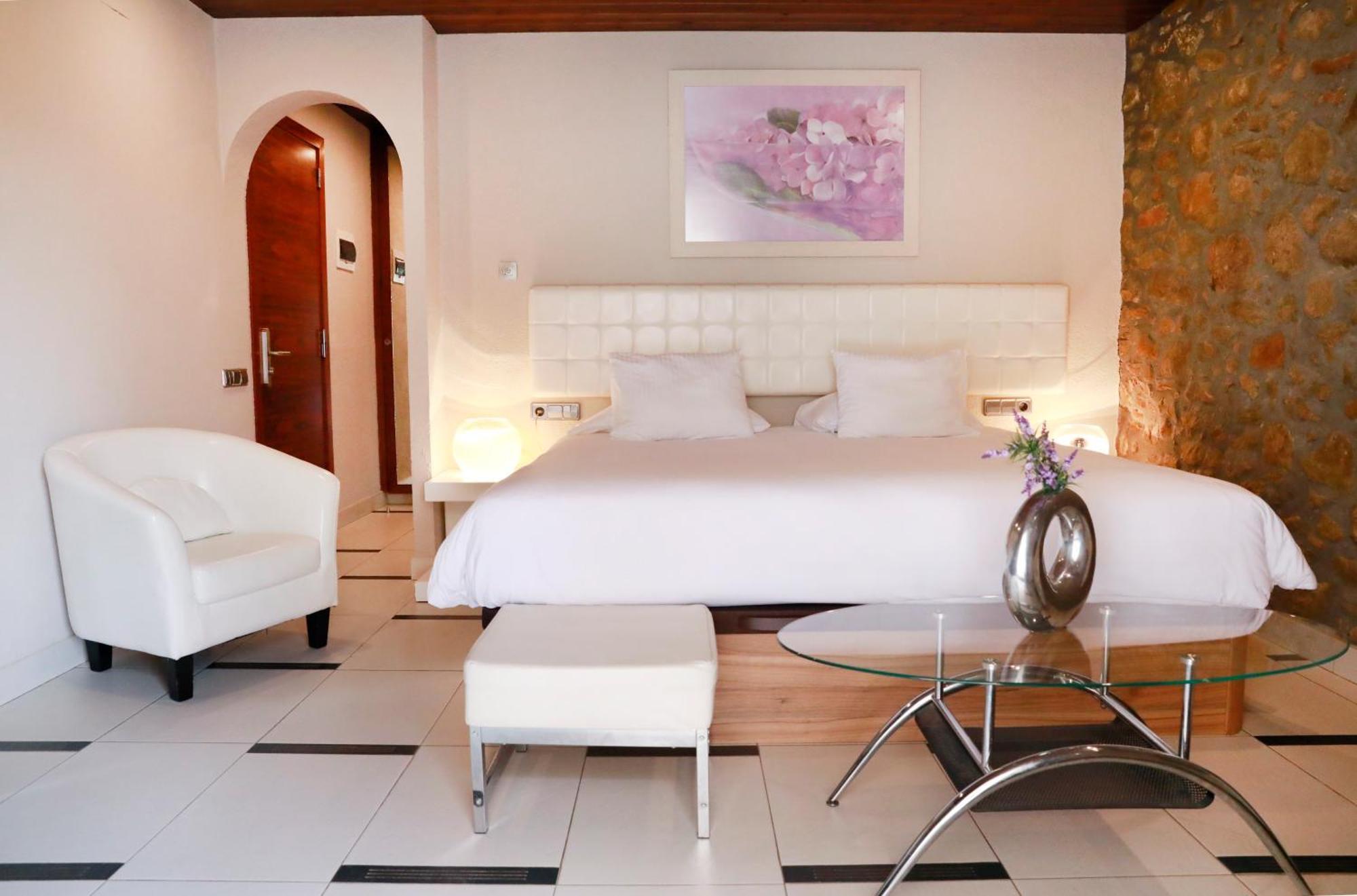 La Violeta Hotel Spa & Chill Out Castelltercol Exterior photo